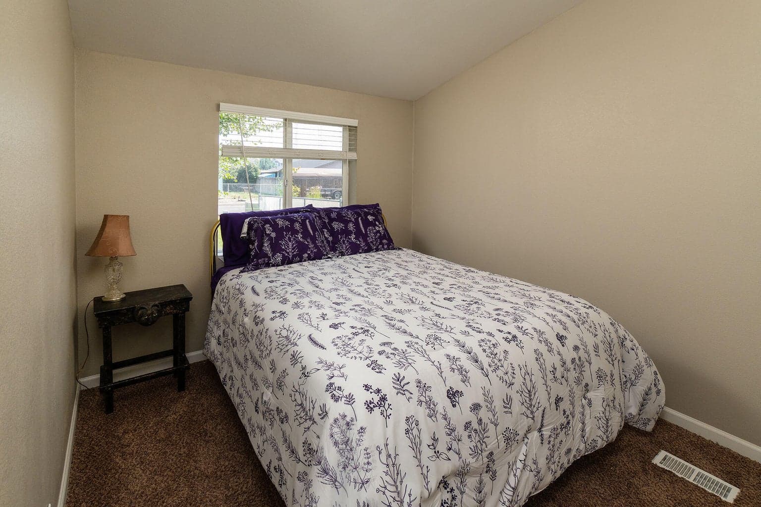 Photo of 1339 NW Drake Avenue 8 of 16