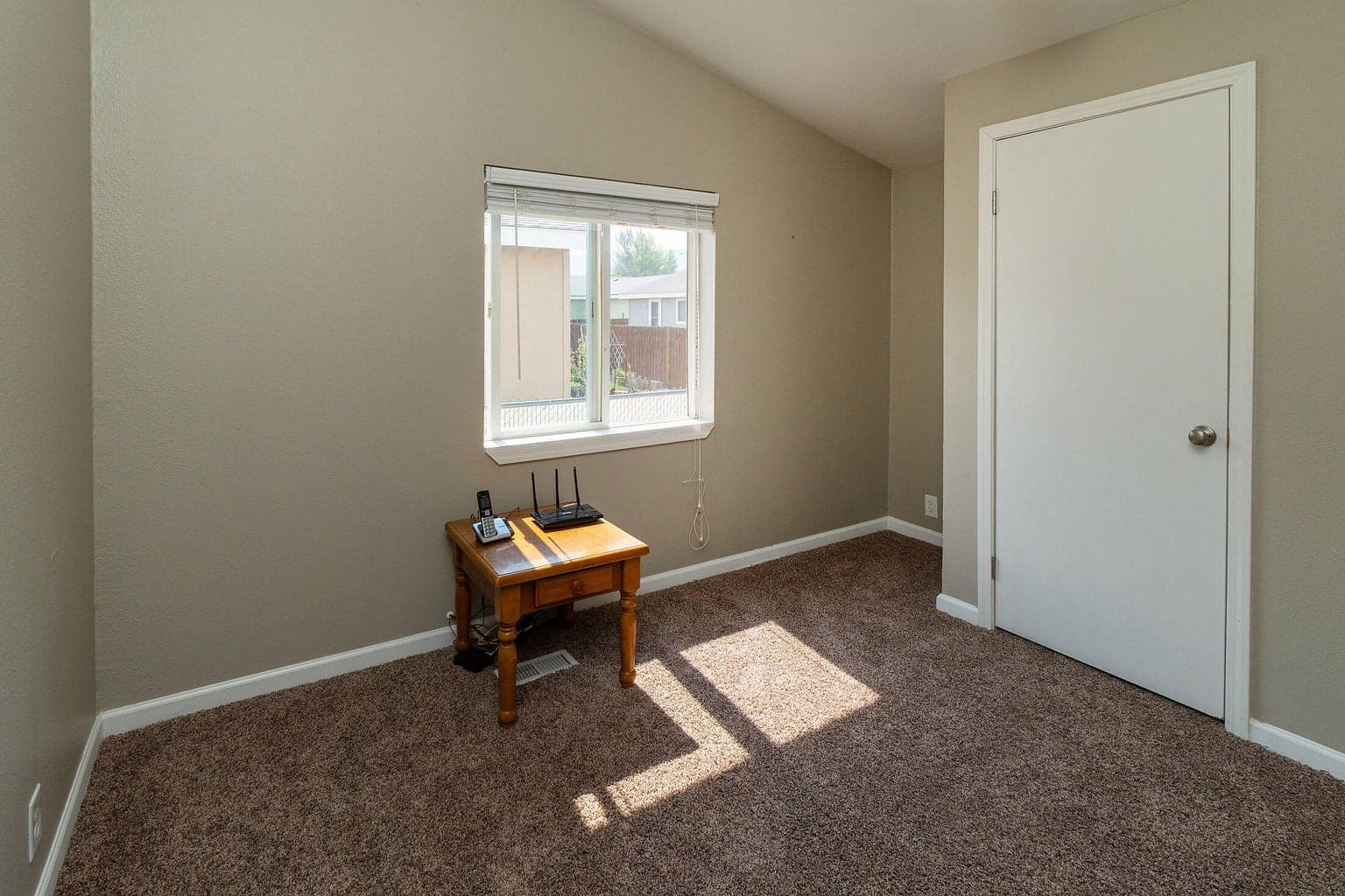 Photo of 1339 NW Drake Avenue 10 of 16