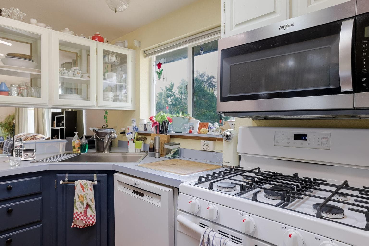 Photo of 9505 NE Gateway Avenue 6 of 38