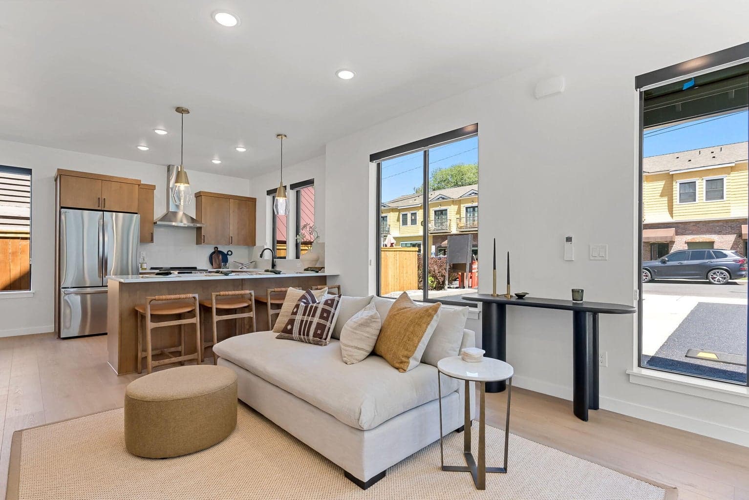 Photo of 123 NW Broadway Street 6 of 41