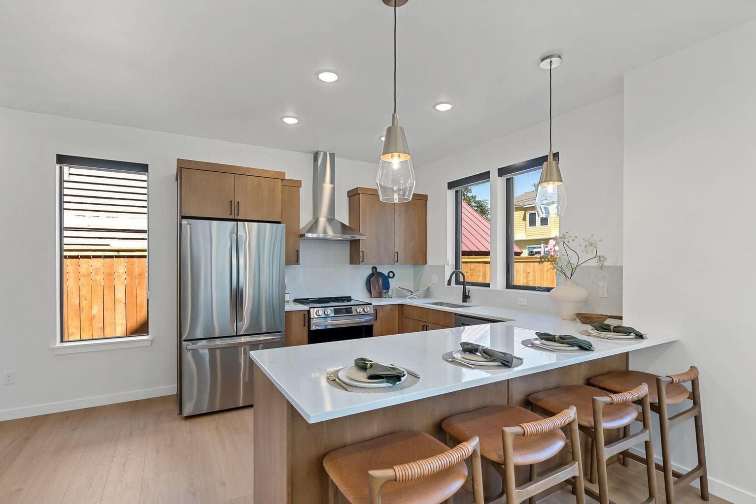 Photo of 123 NW Broadway Street 11 of 41