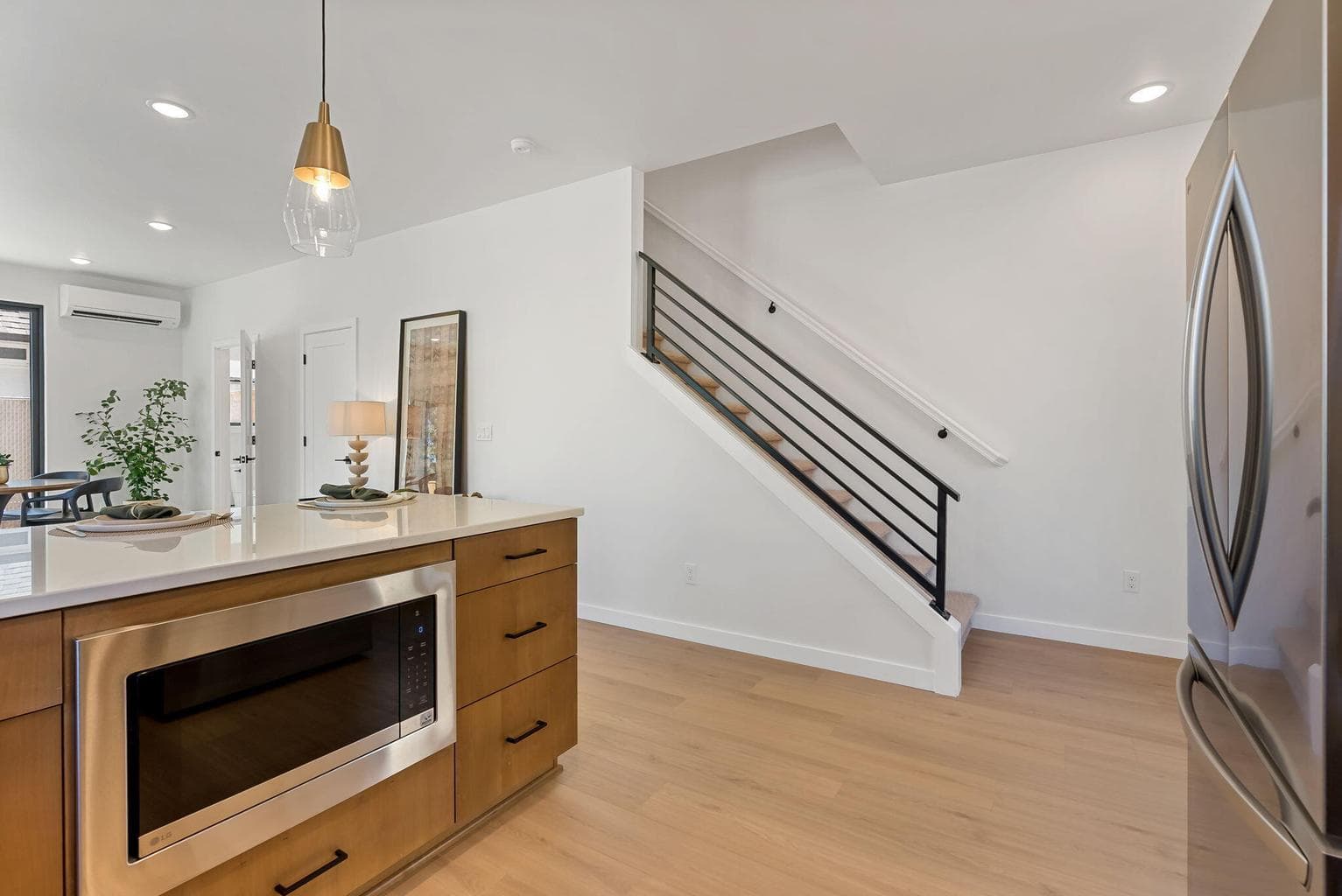 Photo of 123 NW Broadway Street 9 of 41