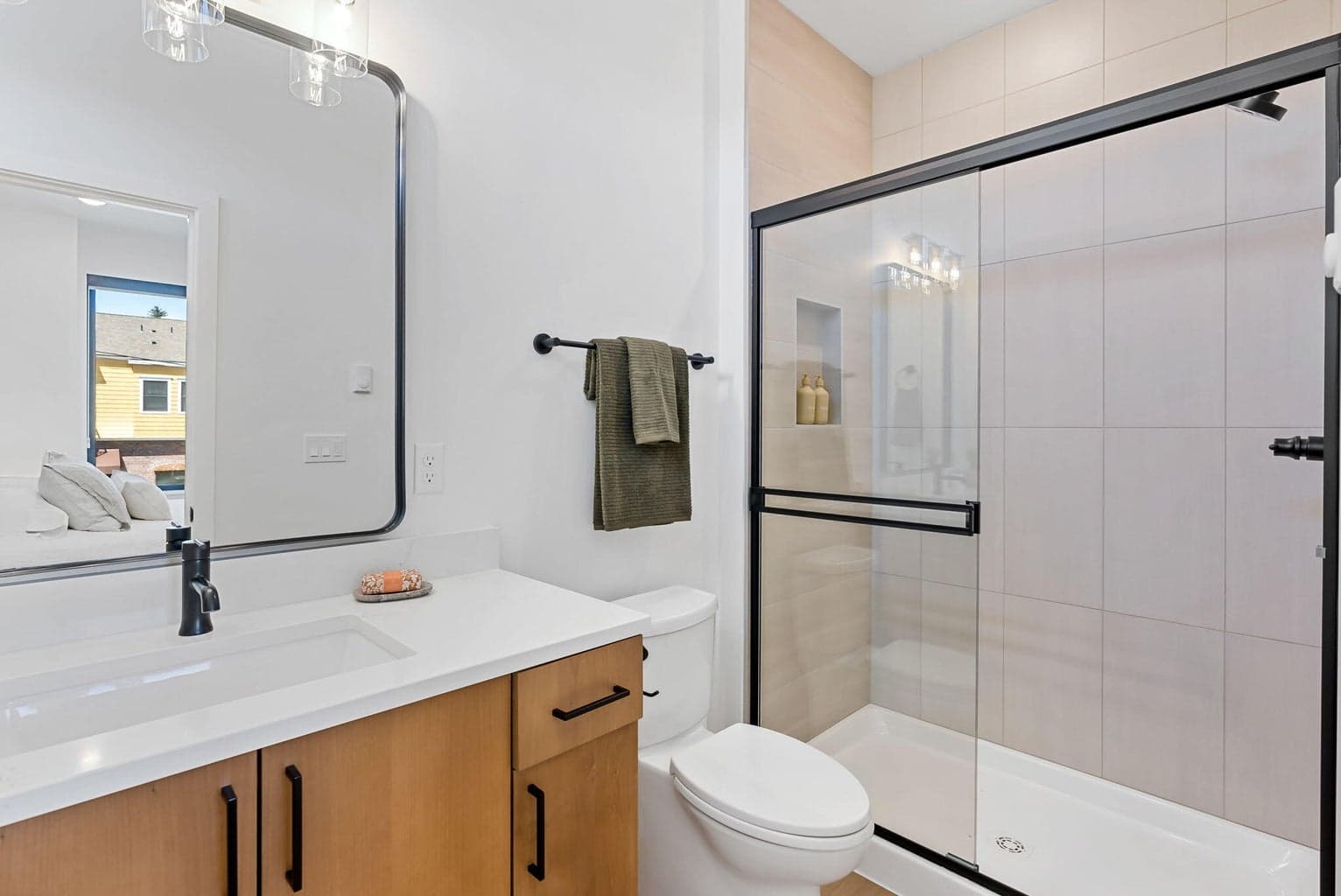 Photo of 123 NW Broadway Street 14 of 41
