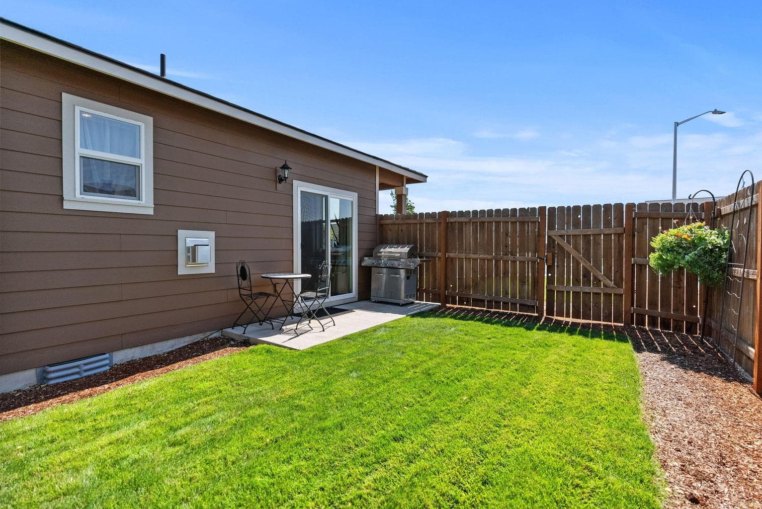 Photo of 521 SE Morgan Court 33 of 40