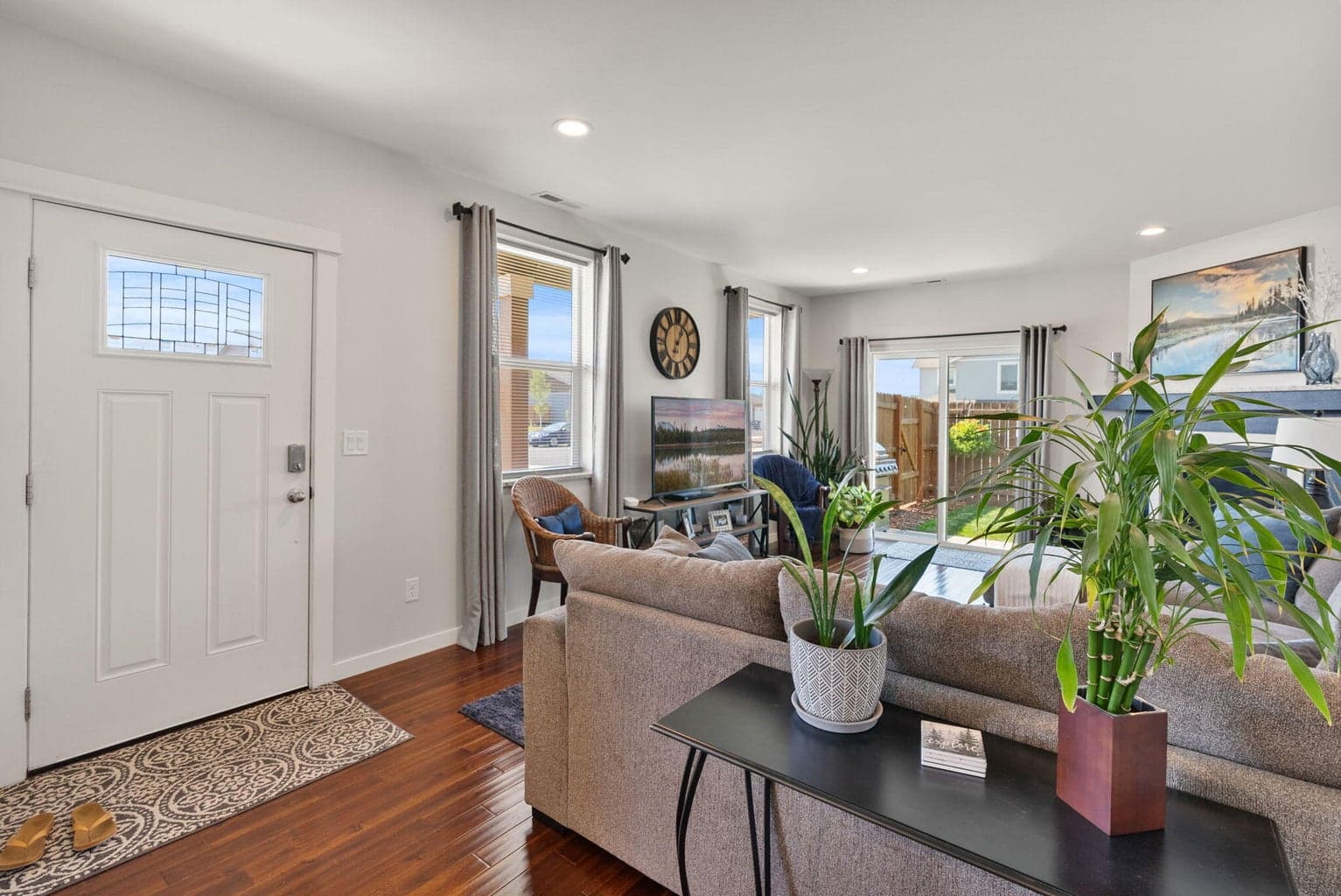 Photo of 521 SE Morgan Court 8 of 40