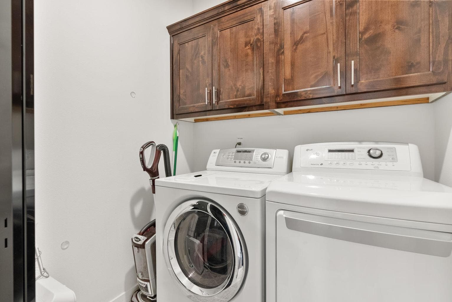 Photo of 521 SE Morgan Court 25 of 40