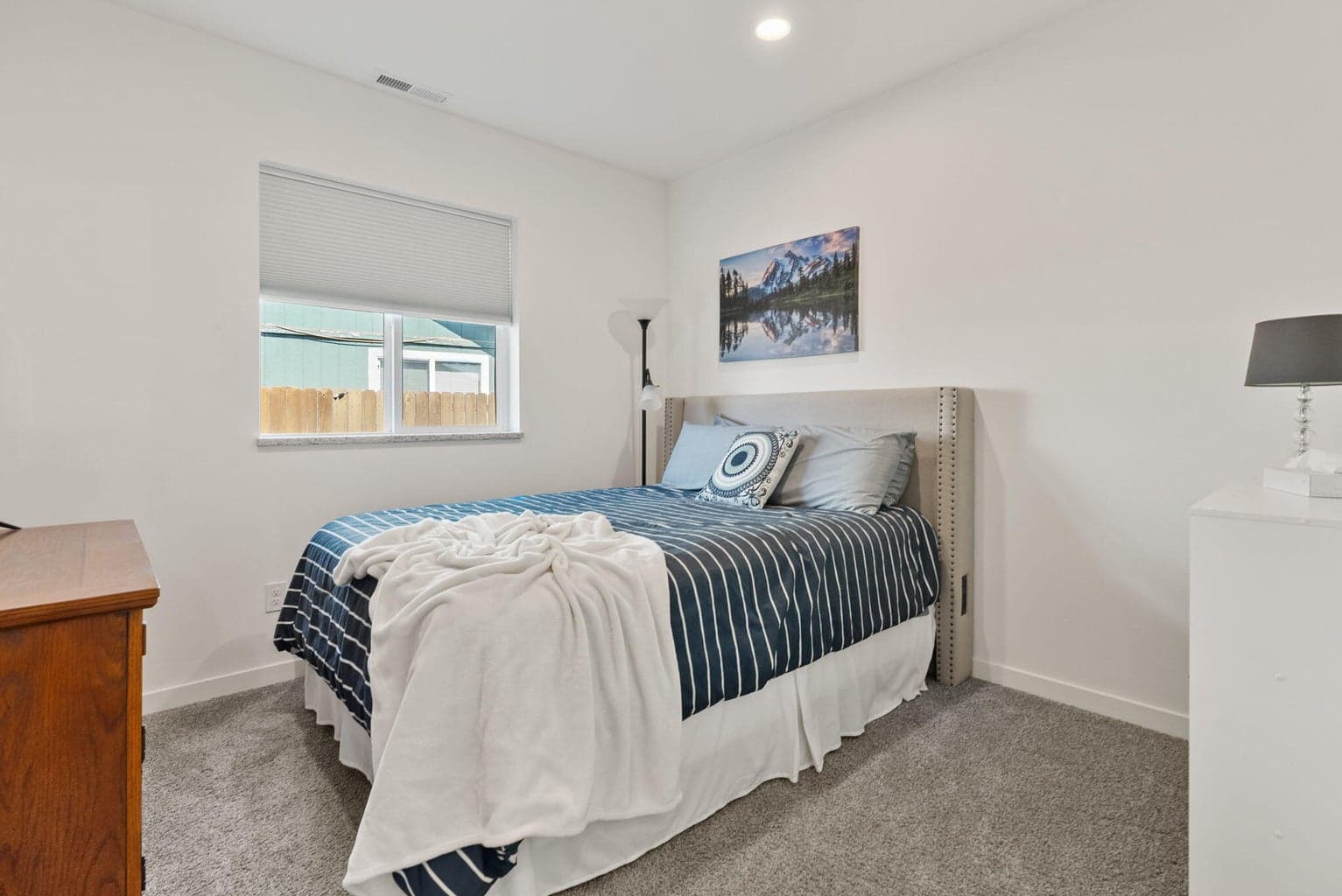 Photo of 521 SE Morgan Court 26 of 40