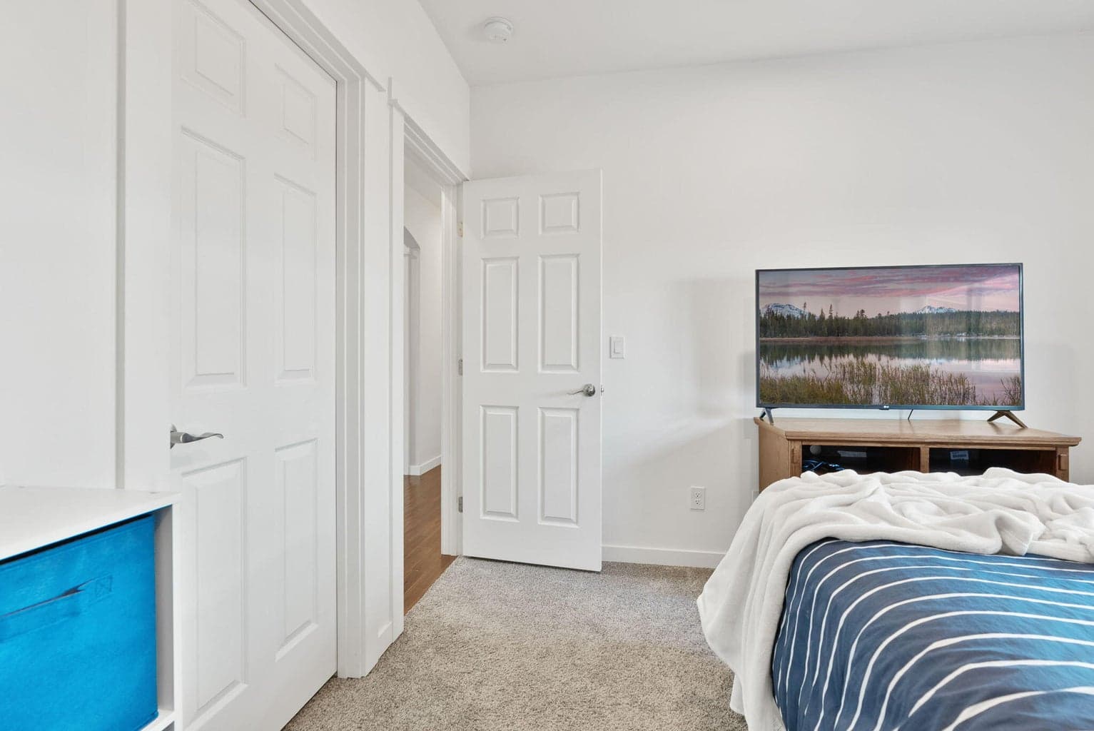 Photo of 521 SE Morgan Court 27 of 40