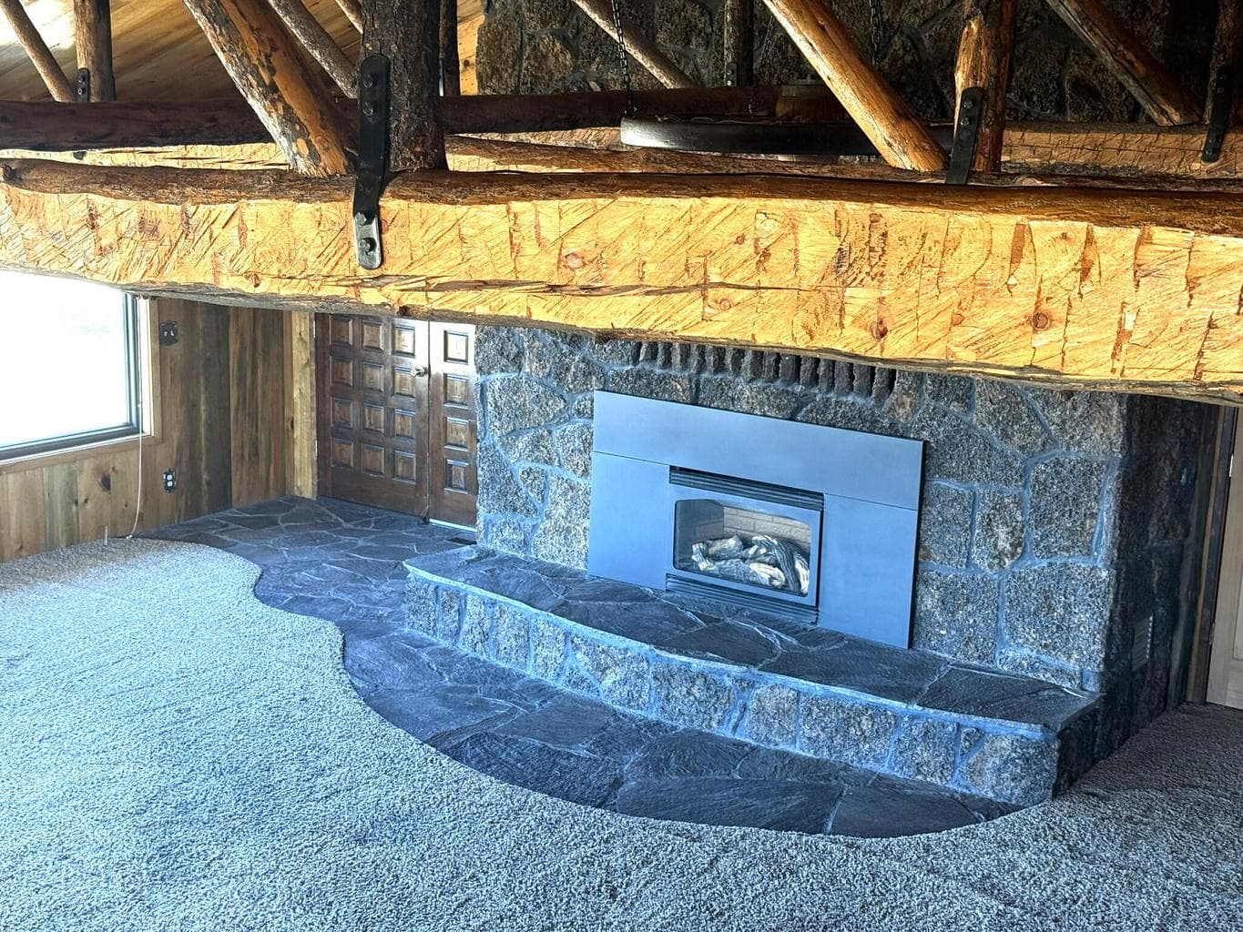 Gas fireplace