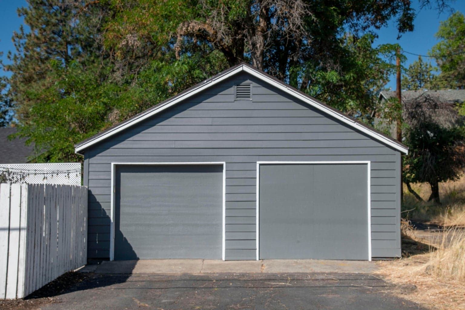 Photo of 202 NW Thurston Avenue 9 of 32
