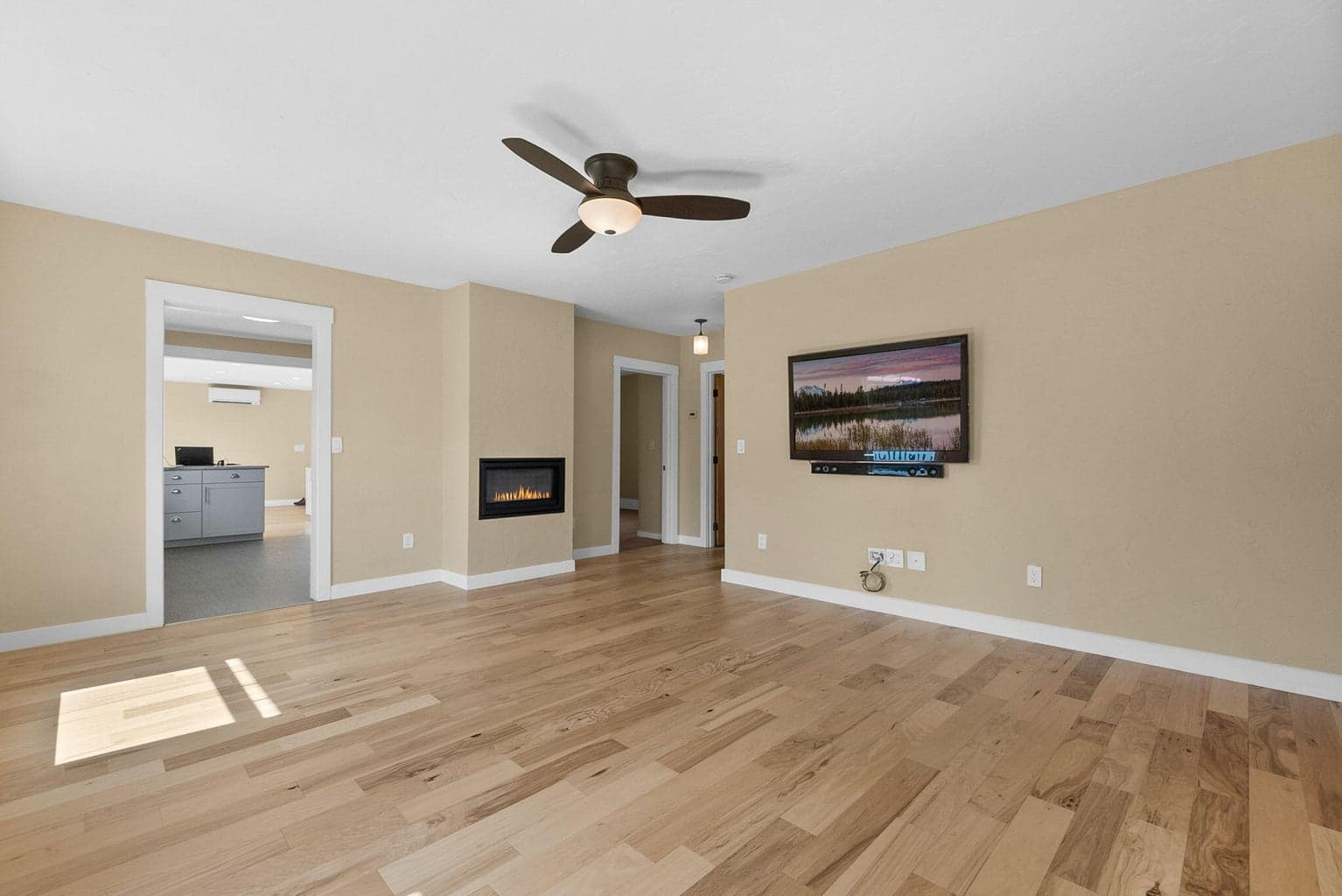 Photo of 153 SW 3rd Street 11 of 36