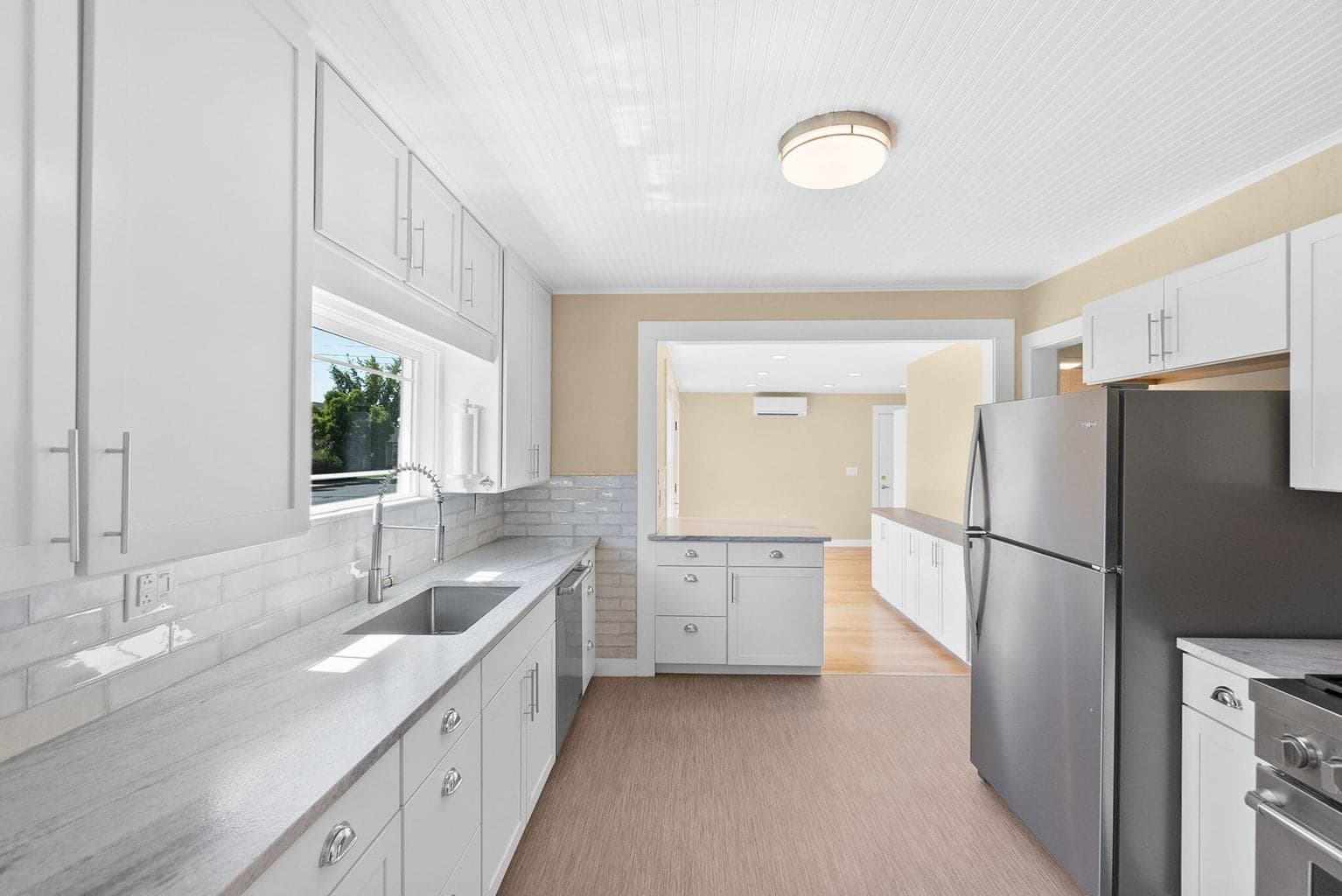 Photo of 153 SW 3rd Street 13 of 36