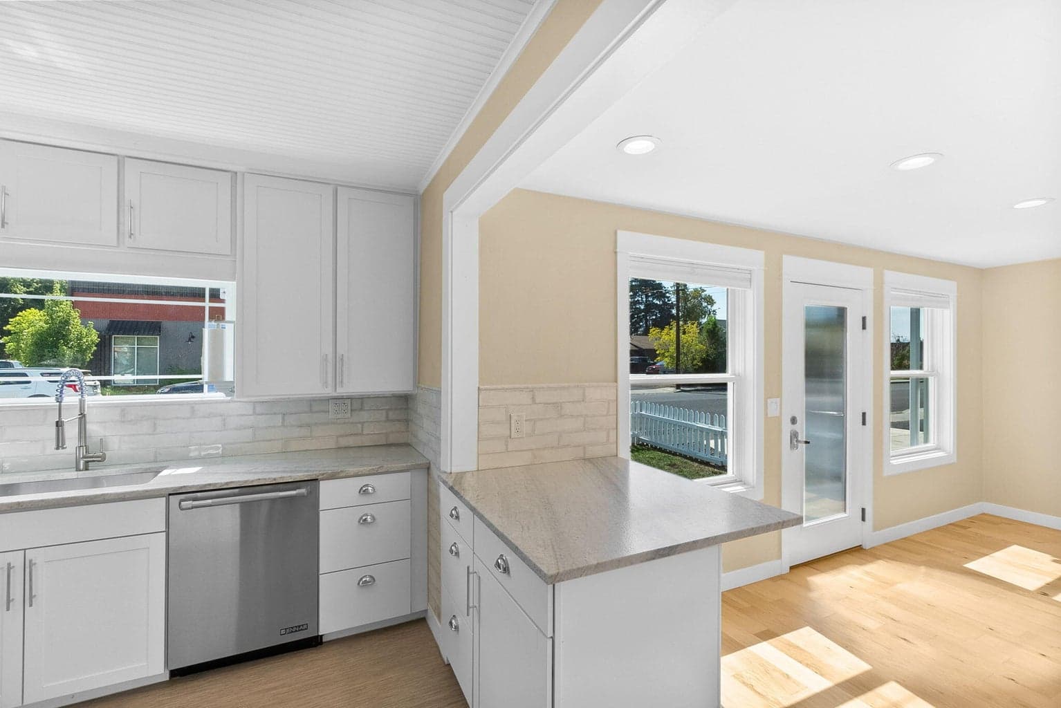Photo of 153 SW 3rd Street 14 of 36