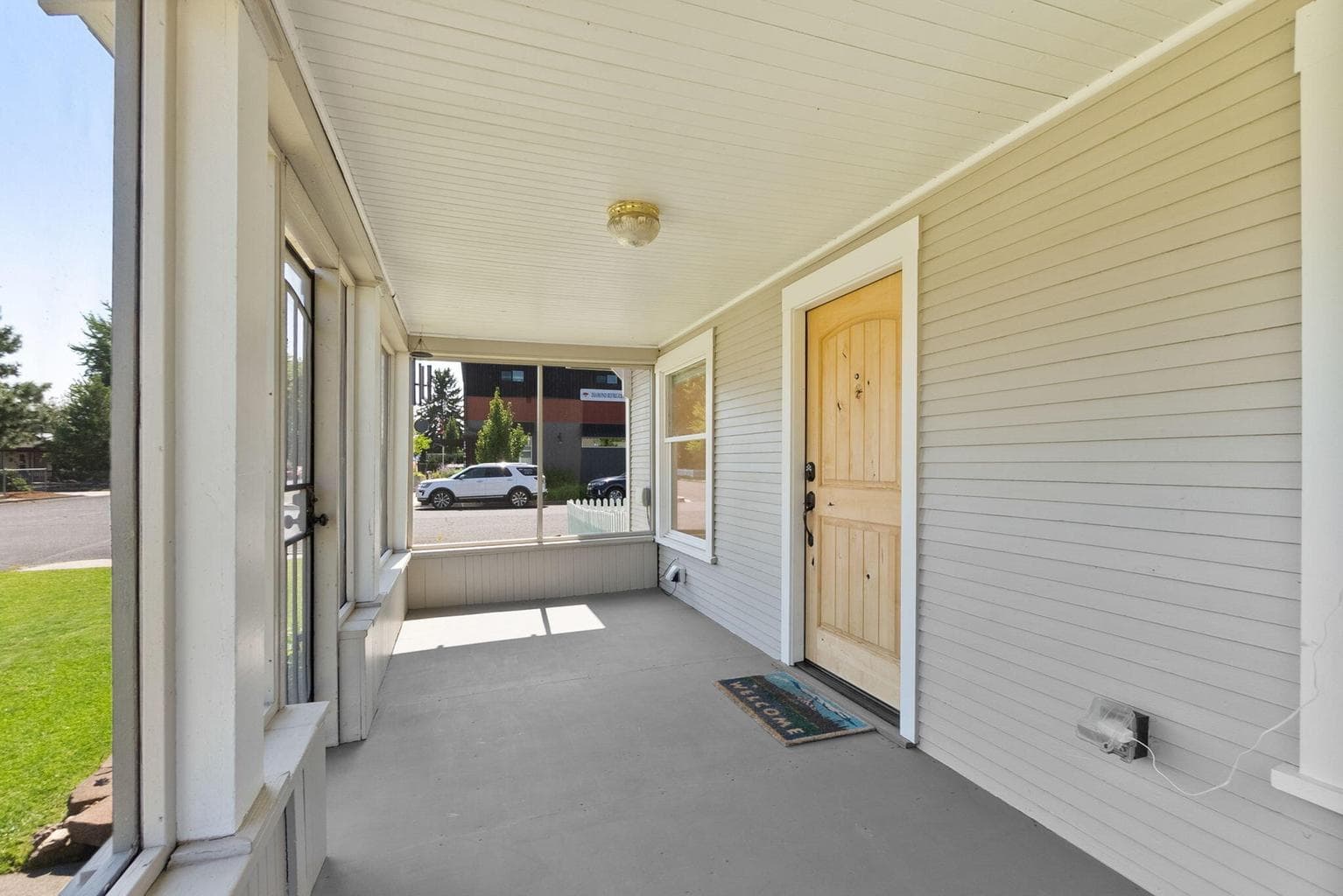 Photo of 153 SW 3rd Street 7 of 36