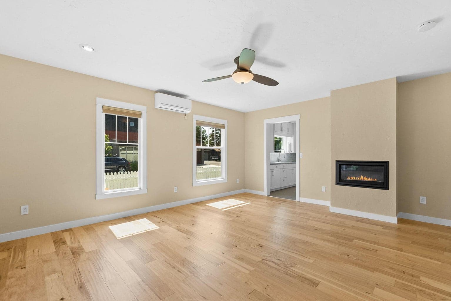Photo of 153 SW 3rd Street 9 of 36