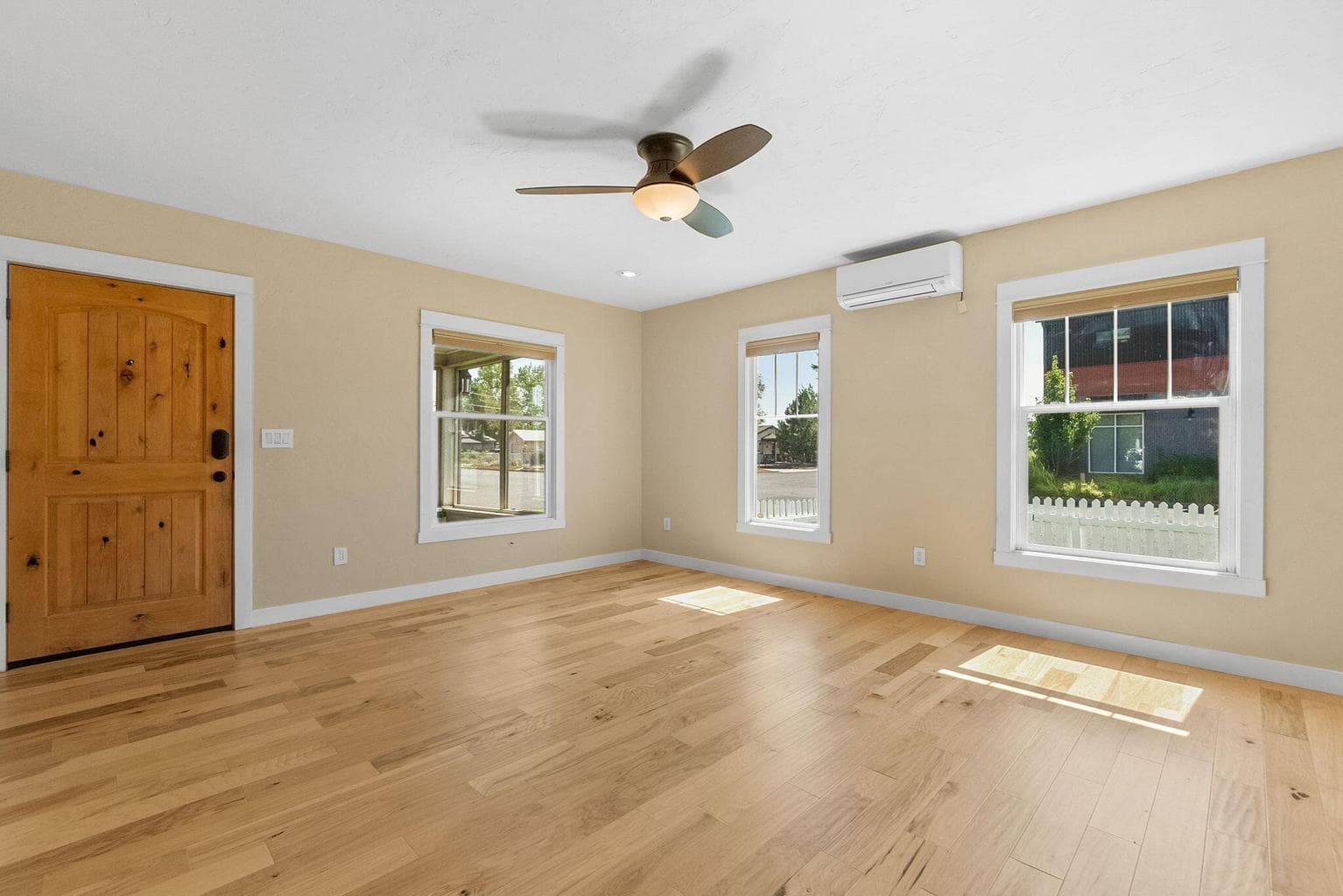 Photo of 153 SW 3rd Street 10 of 36