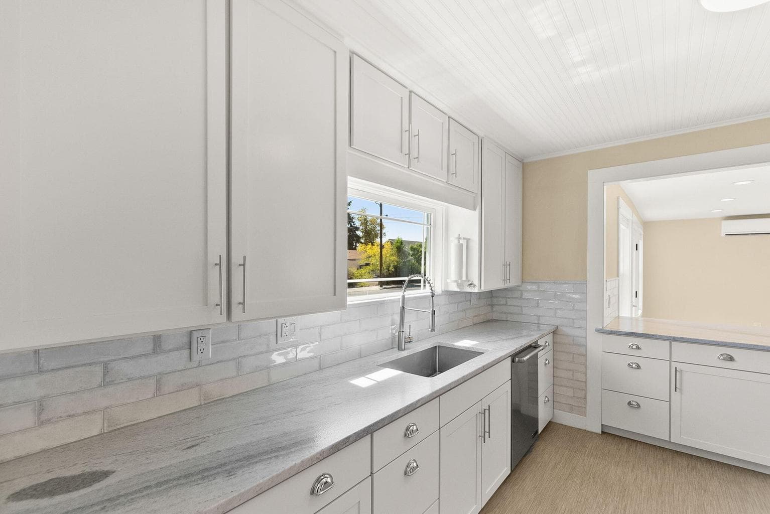 Photo of 153 SW 3rd Street 12 of 36