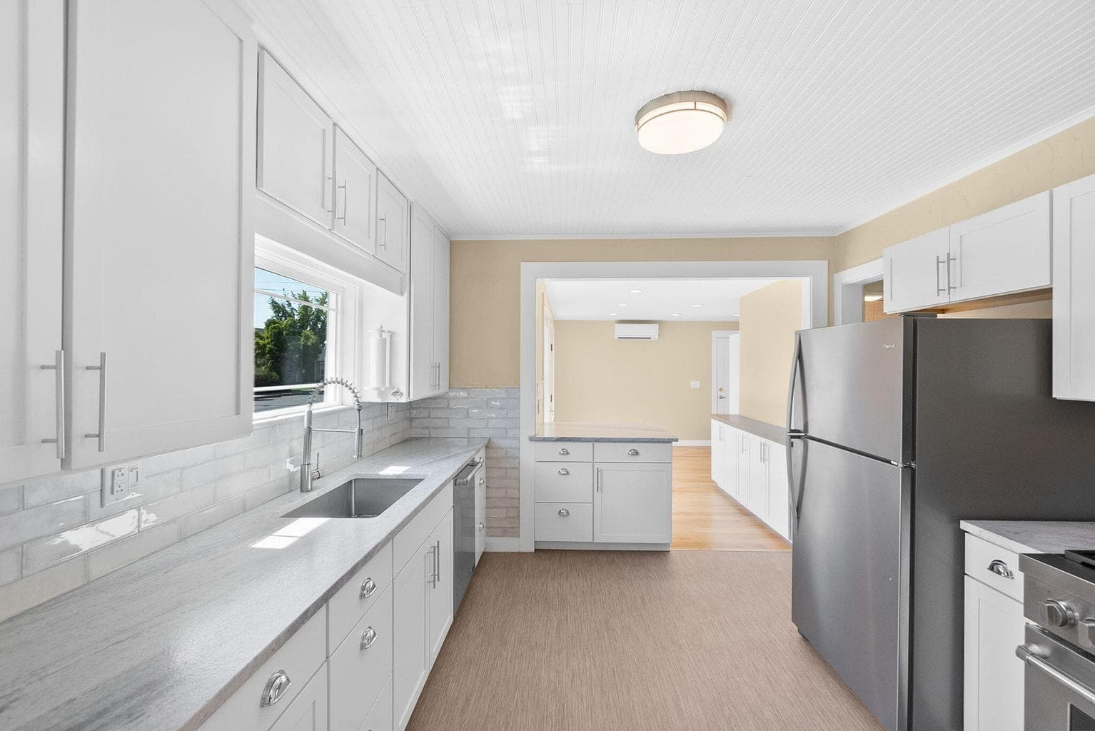 Photo of 153 SW 3rd Street 13 of 36