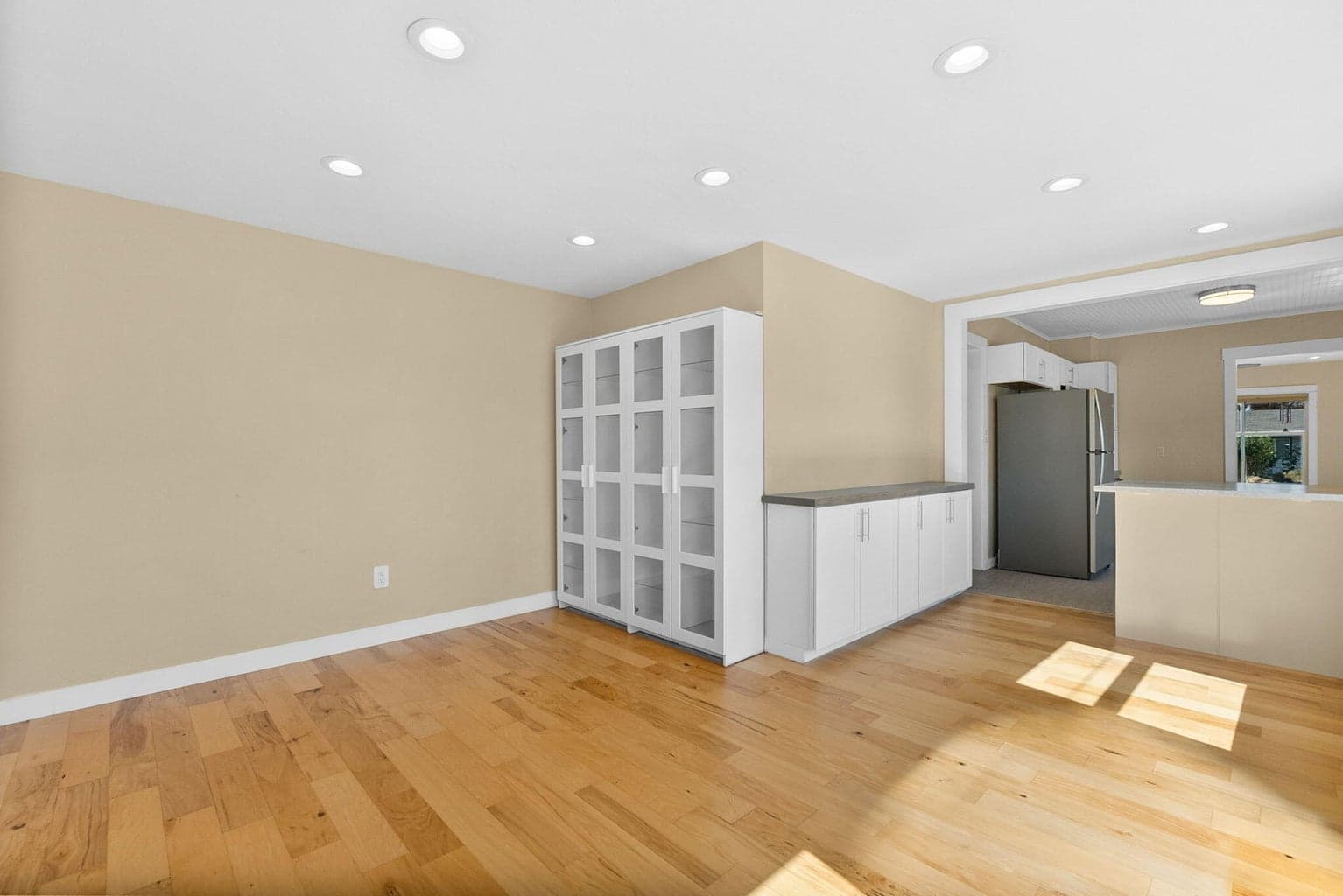 Photo of 153 SW 3rd Street 17 of 36