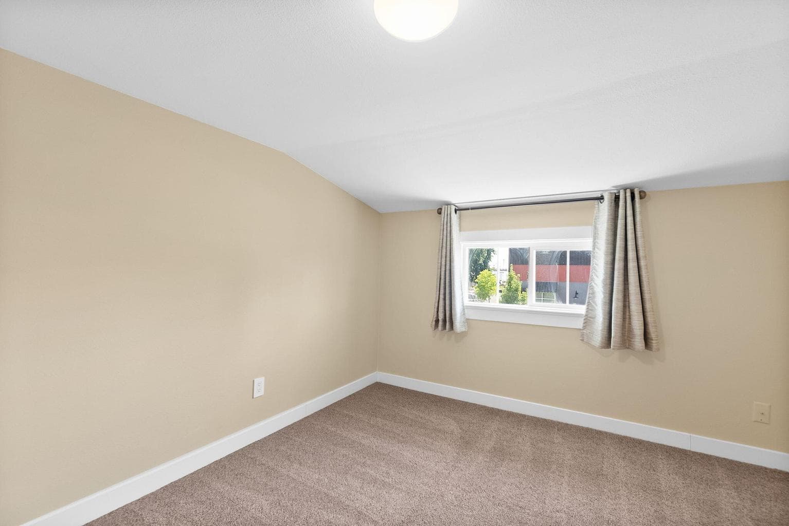 Photo of 153 SW 3rd Street 25 of 36