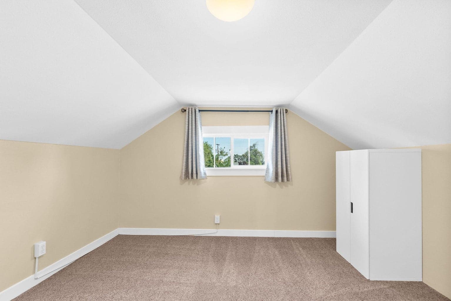 Photo of 153 SW 3rd Street 28 of 36