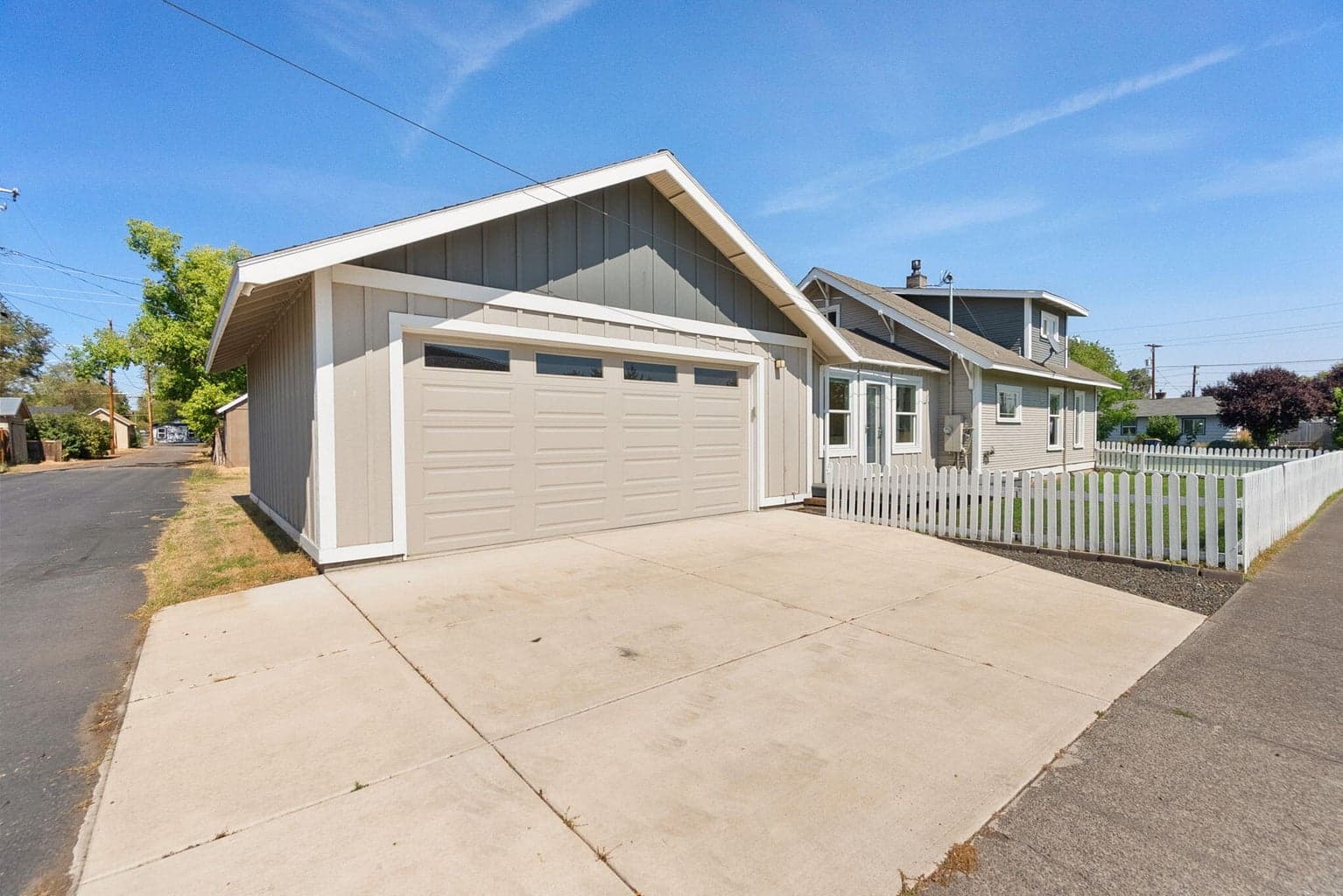 Photo of 153 SW 3rd Street 33 of 36