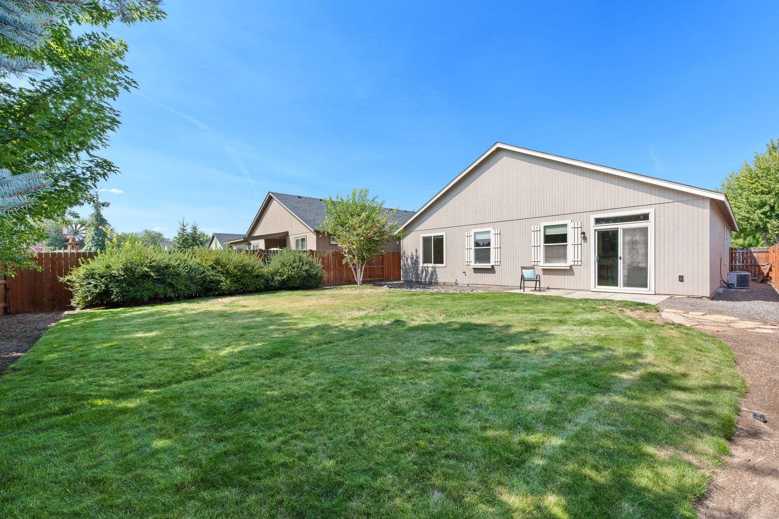 Photo of 3160 SW Obsidian Court 26 of 28