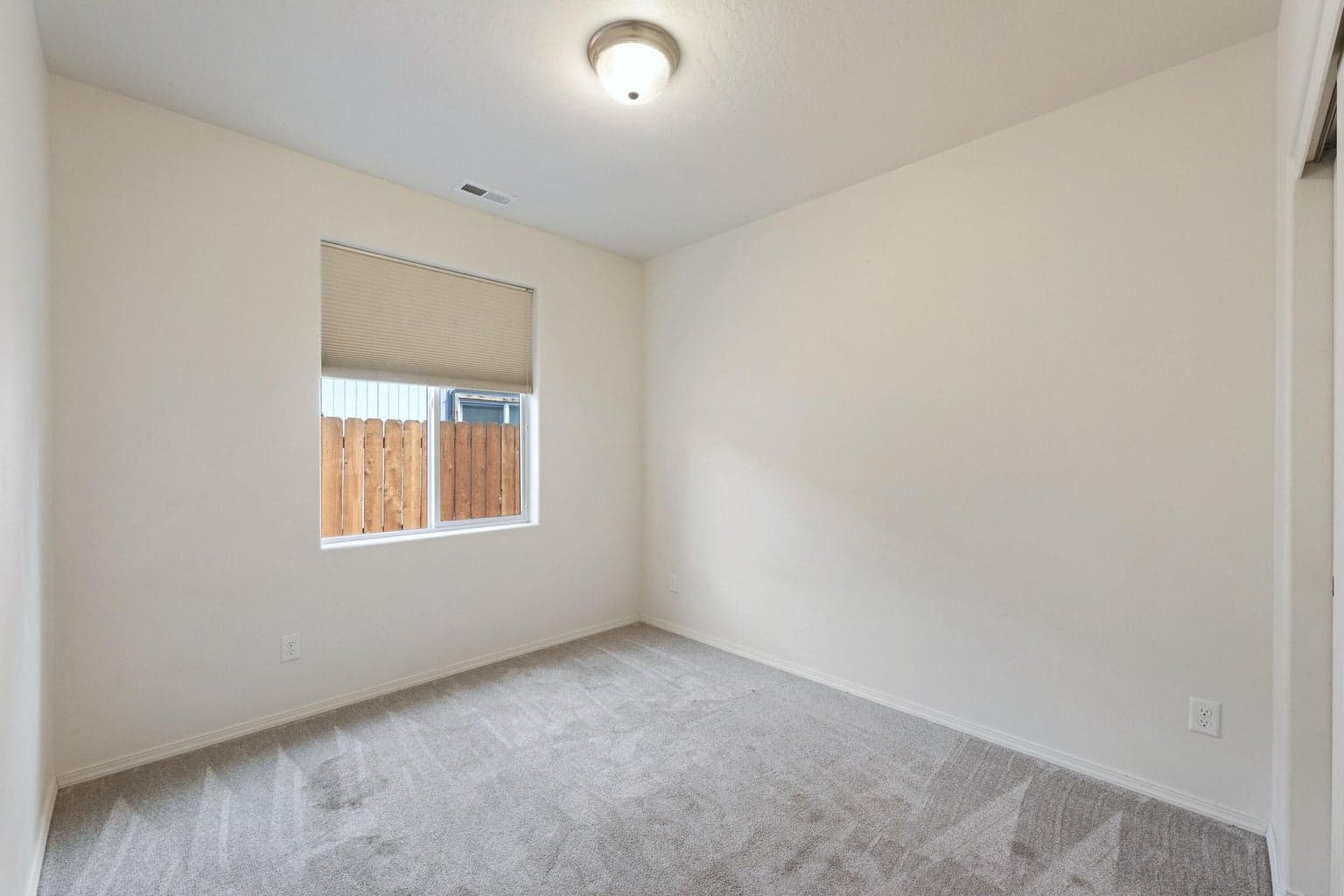 Photo of 3160 SW Obsidian Court 8 of 28