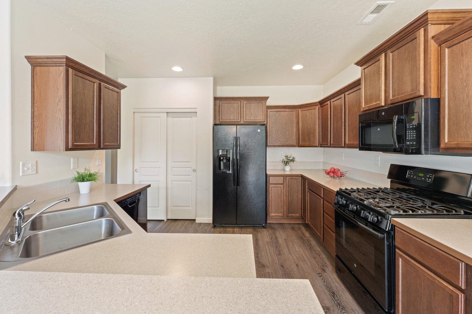 Photo of 3160 SW Obsidian Court 15 of 28
