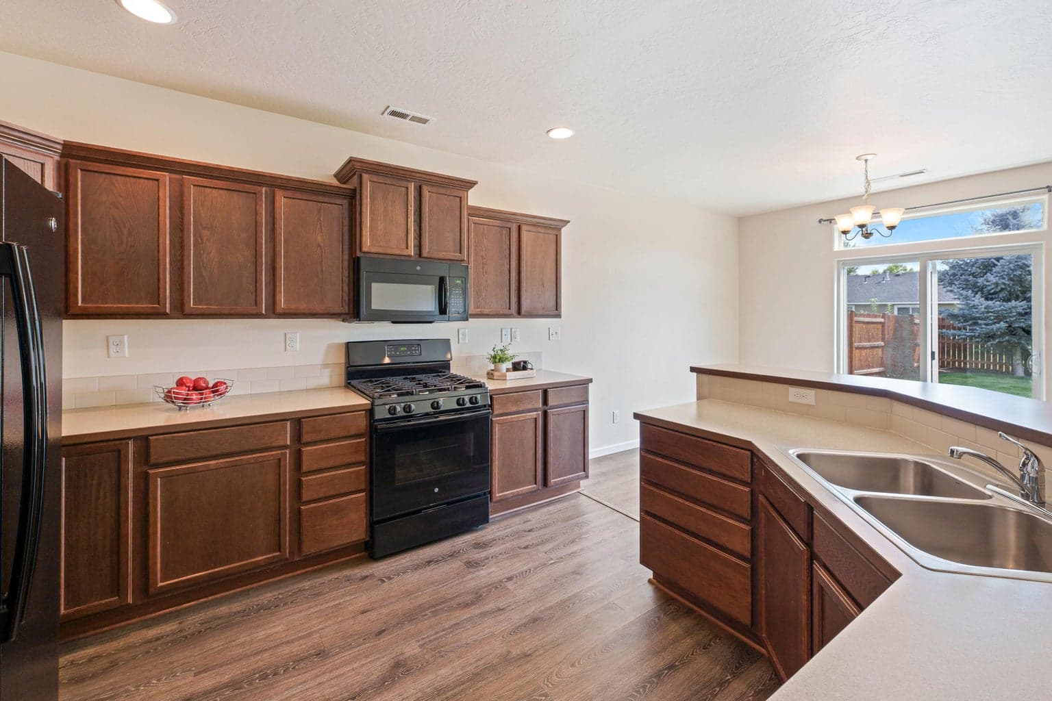 Photo of 3160 SW Obsidian Court 16 of 28