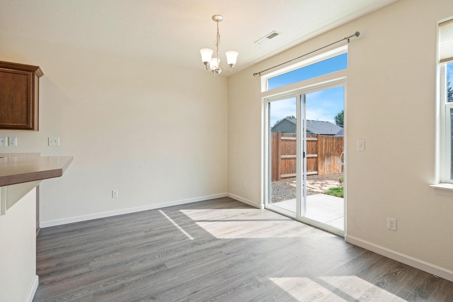 Photo of 3160 SW Obsidian Court 18 of 28