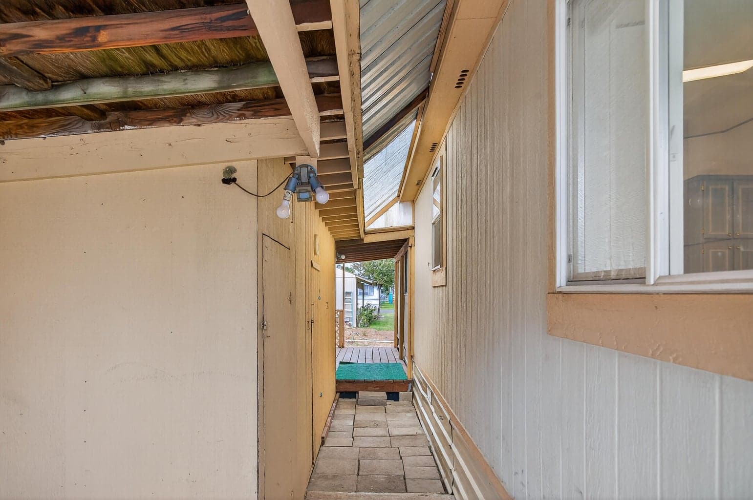 Photo of 400 NW Terrace Lane 31 of 42
