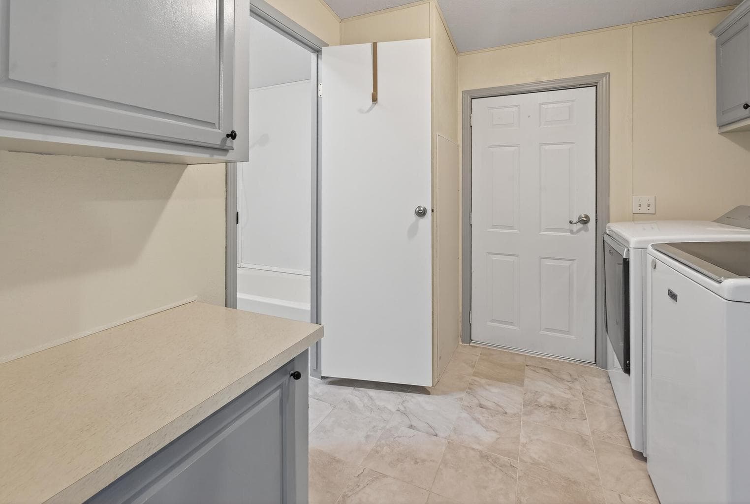 Photo of 400 NW Terrace Lane 13 of 42
