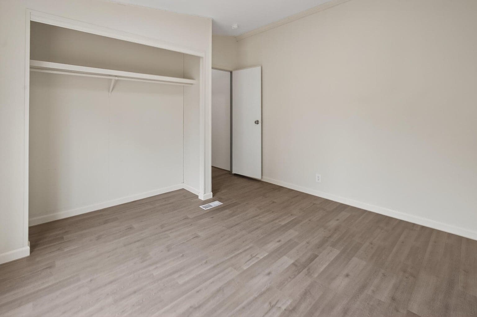 Photo of 400 NW Terrace Lane 23 of 42