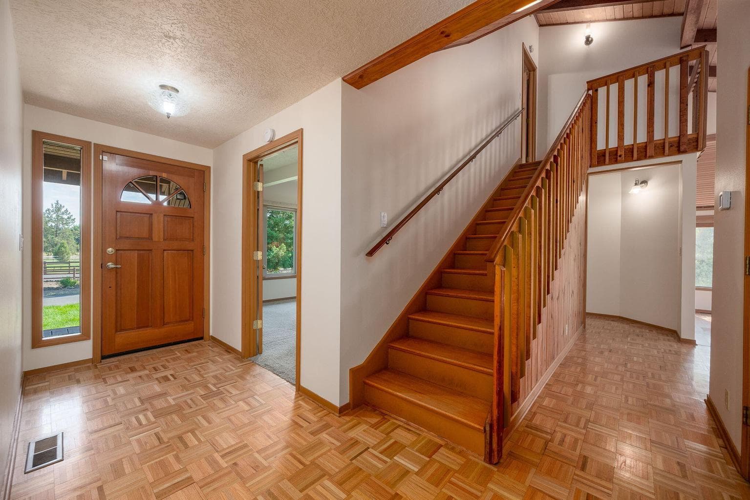 Photo of 64830 Bachelor Way 6 of 59