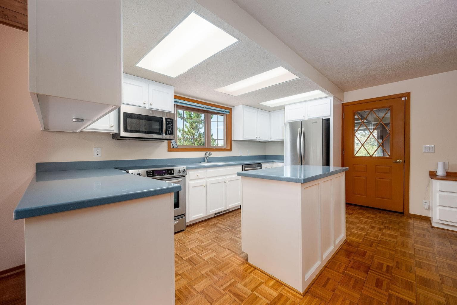 Photo of 64830 Bachelor Way 16 of 59