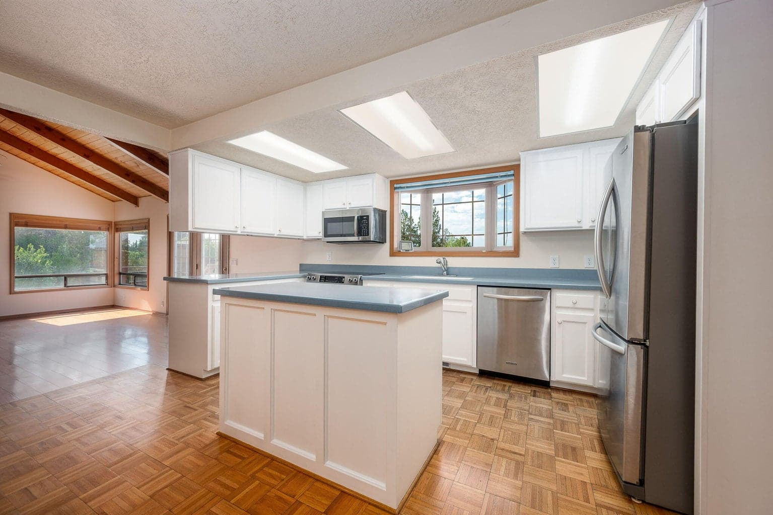Photo of 64830 Bachelor Way 15 of 59