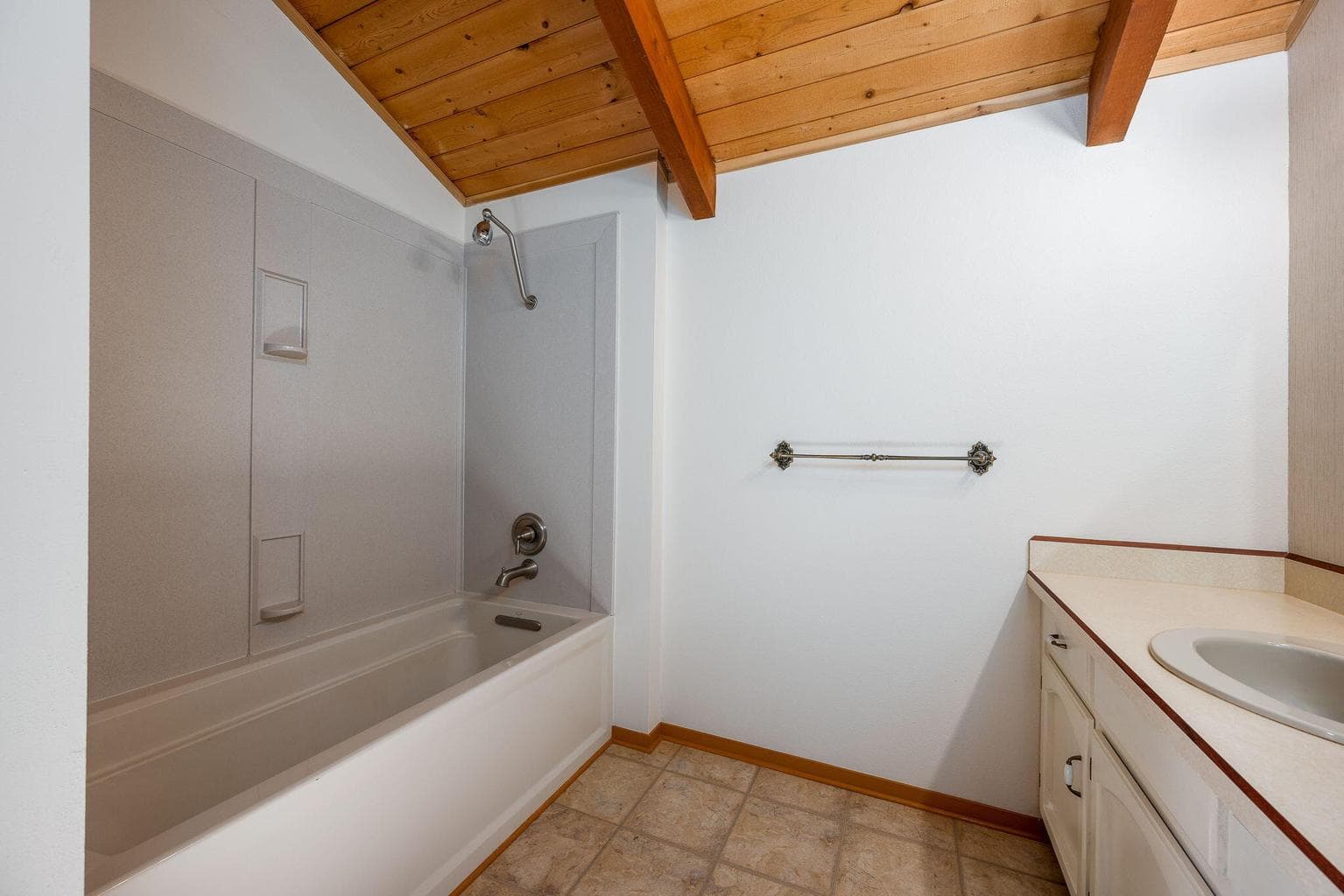 Photo of 64830 Bachelor Way 23 of 59