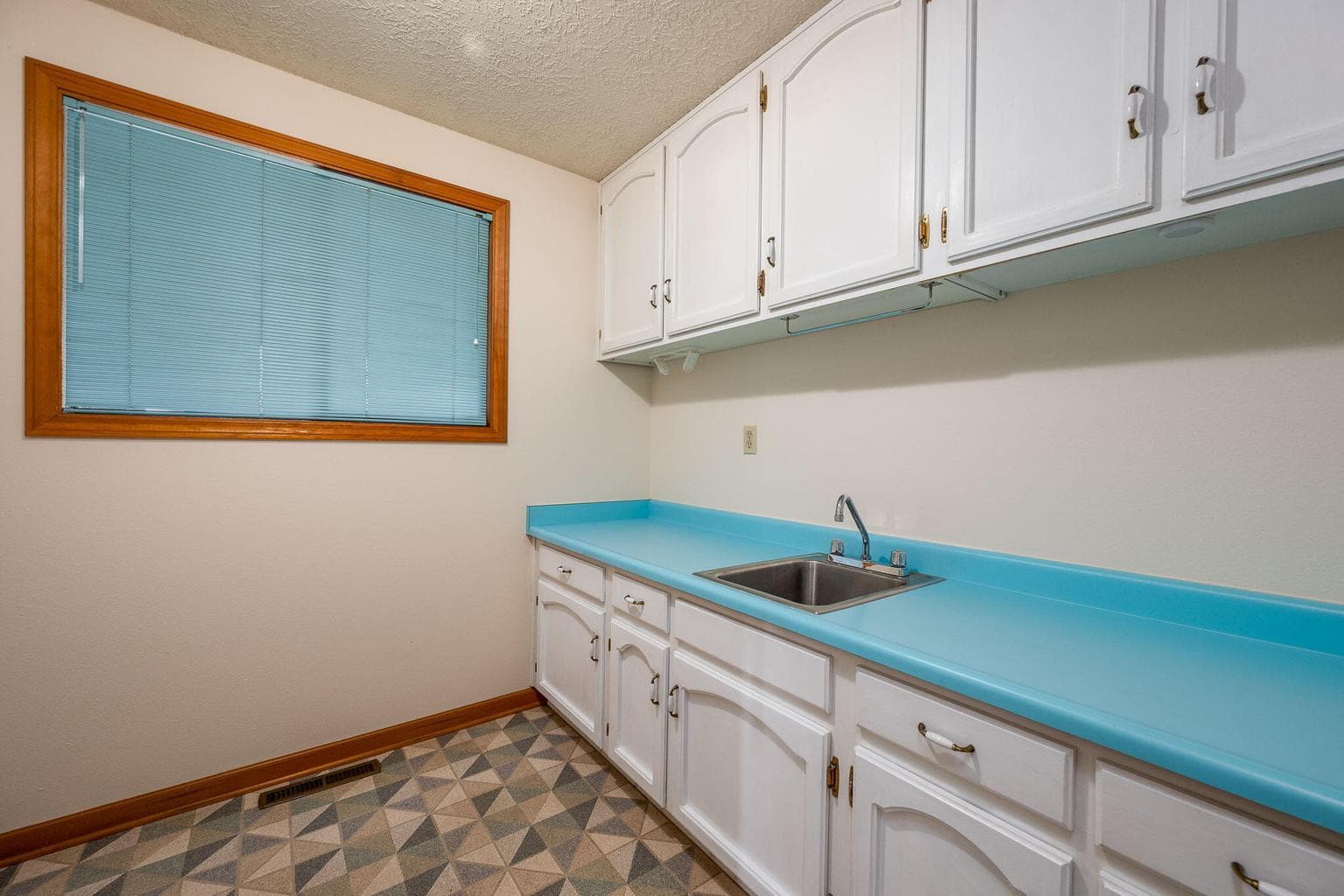 Photo of 64830 Bachelor Way 31 of 59