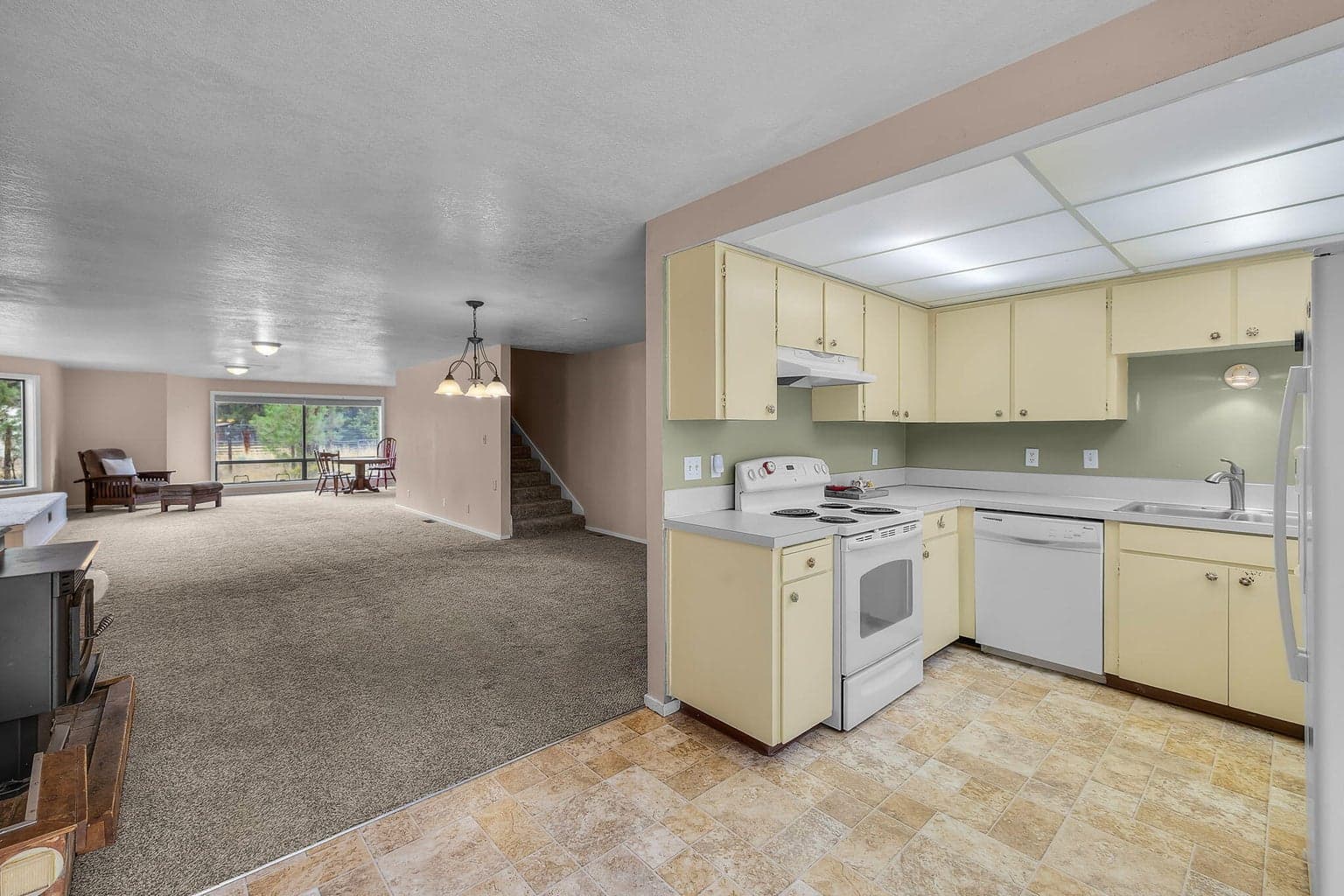 Photo of 69222 Yellow Daisy Lane 21 of 56