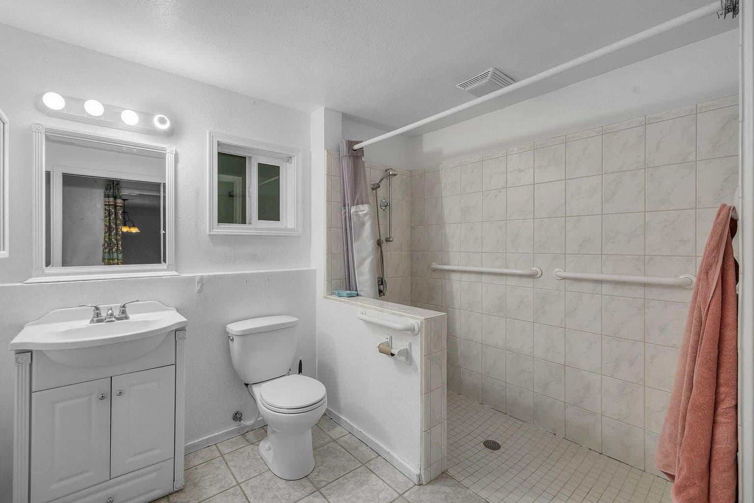 Bathroom attached to Bedroom 4