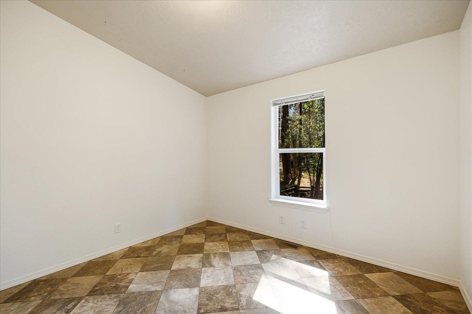 Photo of 16810 Covina Road 27 of 42