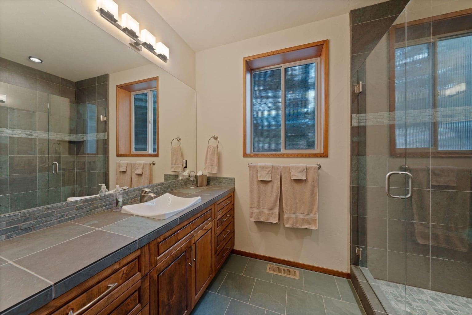 Photo of 1432 NW Remarkable Drive 40 of 83