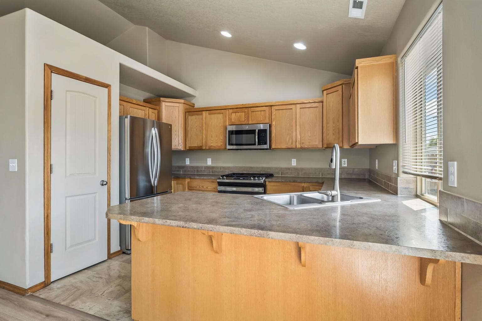 Photo of 63221 Boyd Acres Road 10 of 33
