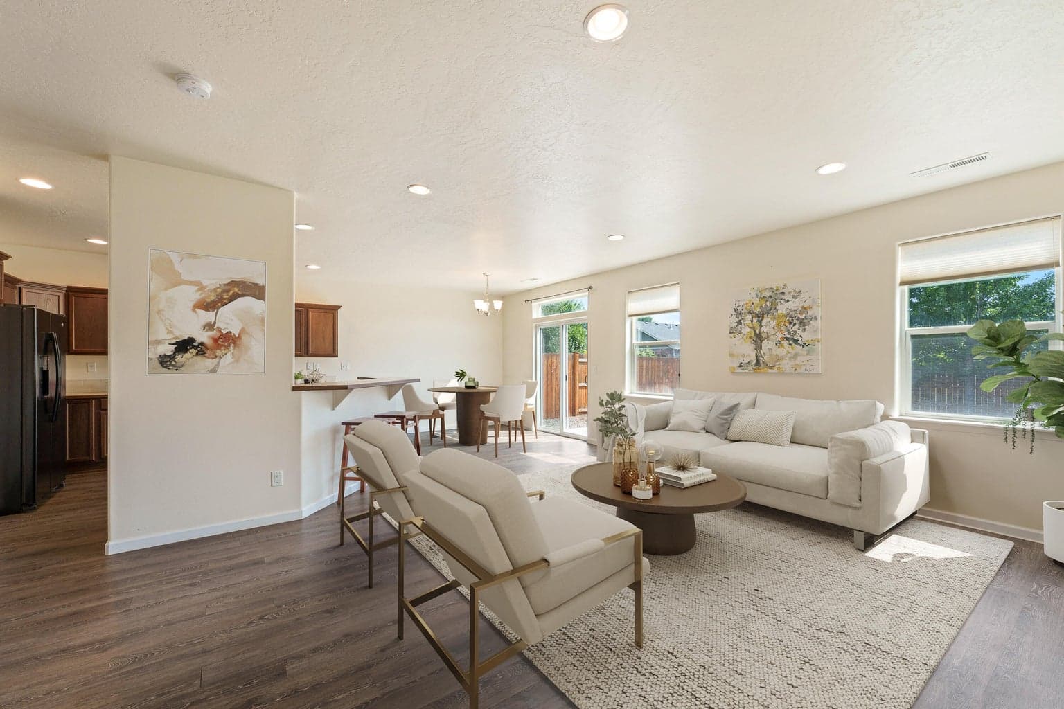 Photo of 3160 SW Obsidian Court 10 of 28