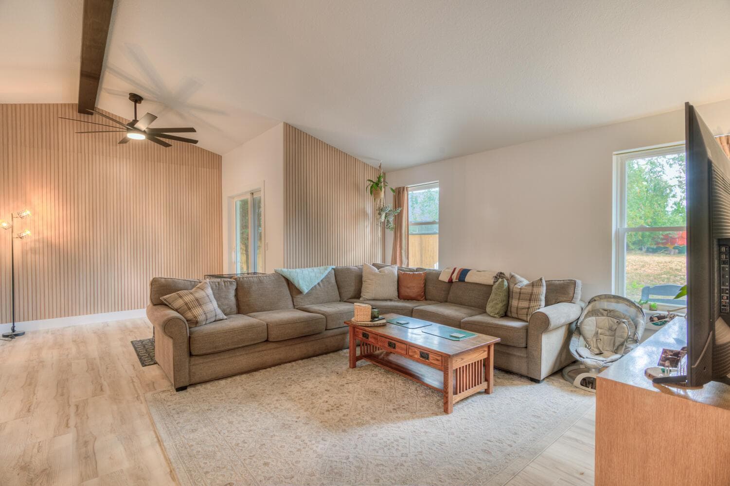 Photo of 2746 SW Reindeer Court 9 of 23