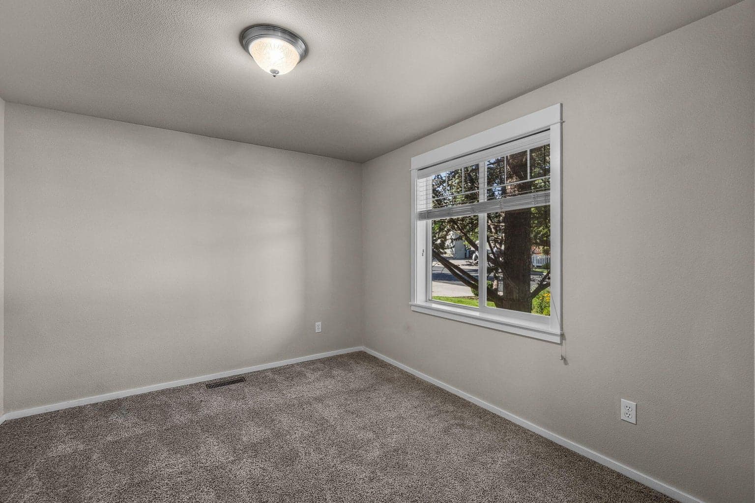 Photo of 3650 SW 30th Street 6 of 31