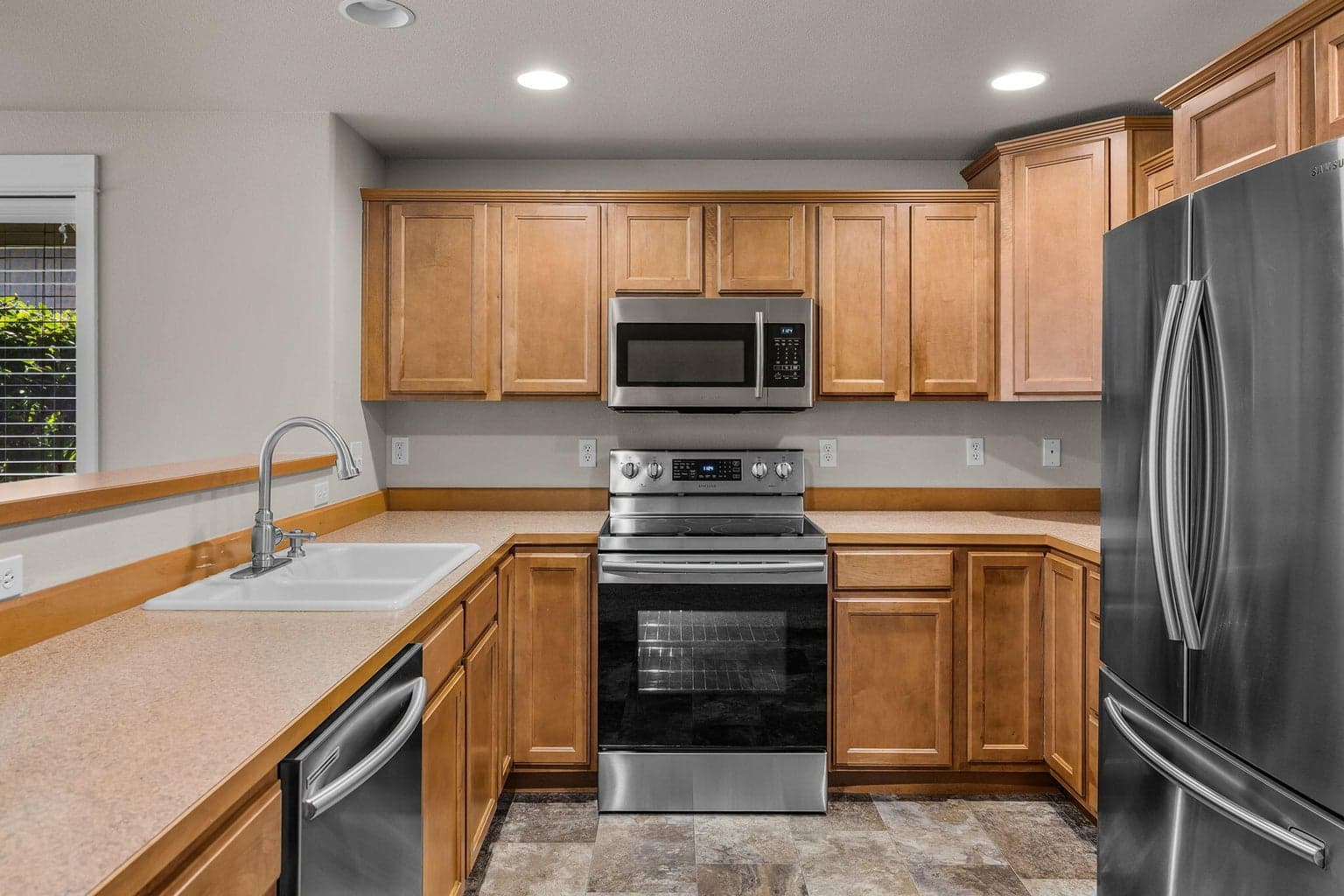 Photo of 3650 SW 30th Street 7 of 31
