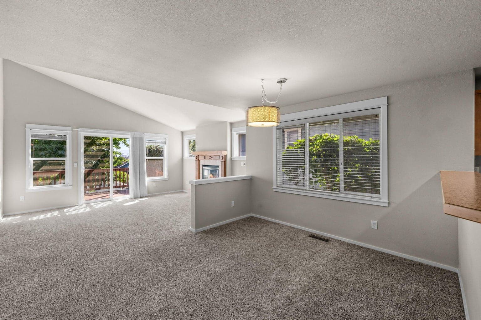 Photo of 3650 SW 30th Street 11 of 31