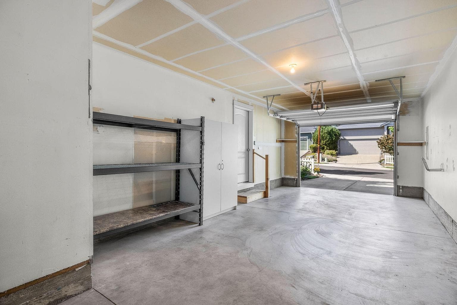 Photo of 3650 SW 30th Street 21 of 31